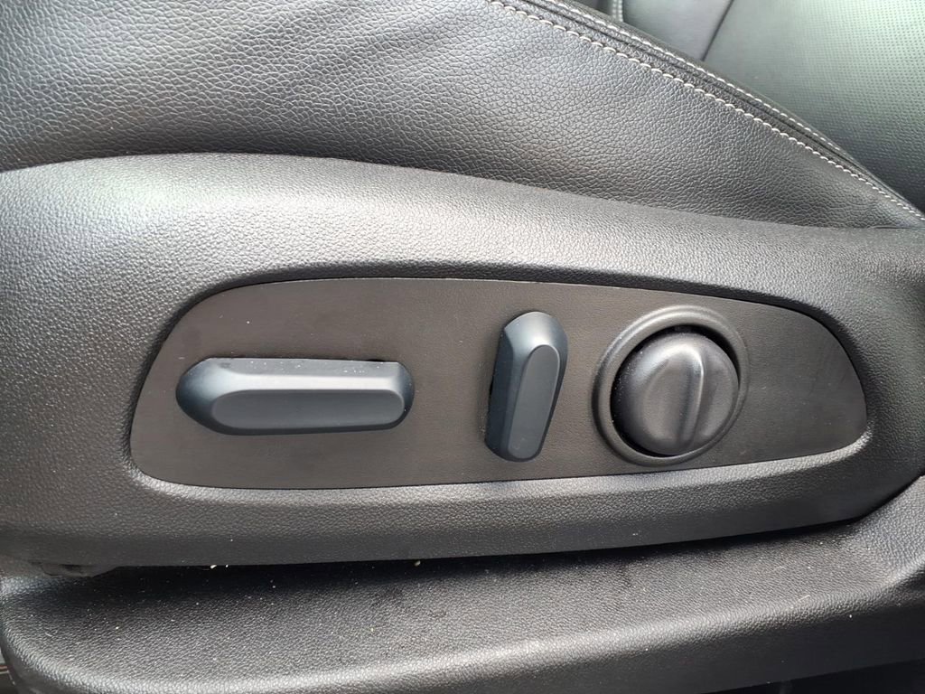 Certified 2024 GMC Terrain SLT image 24