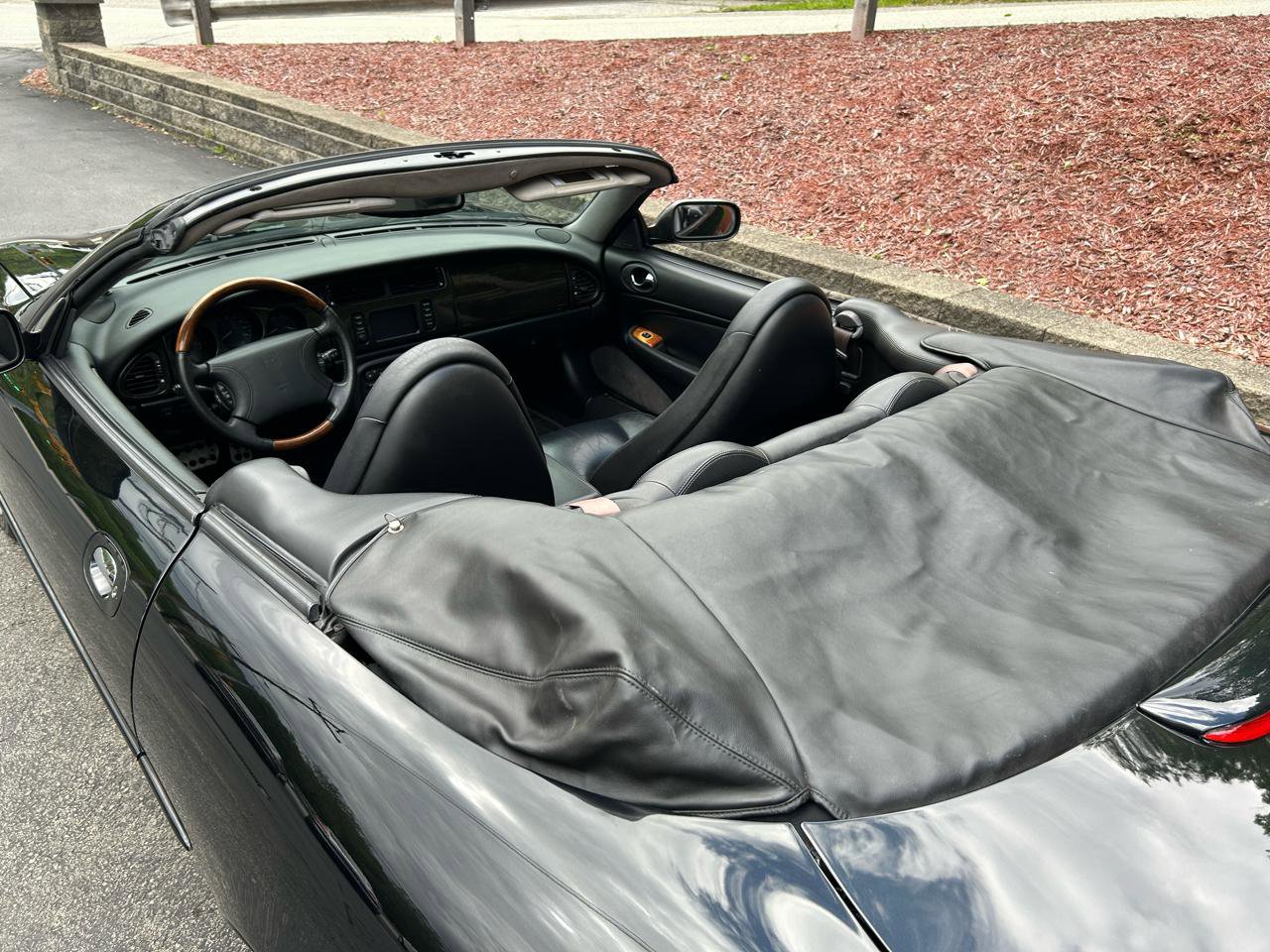 Used 2000 Jaguar XK8 Convertible image 12