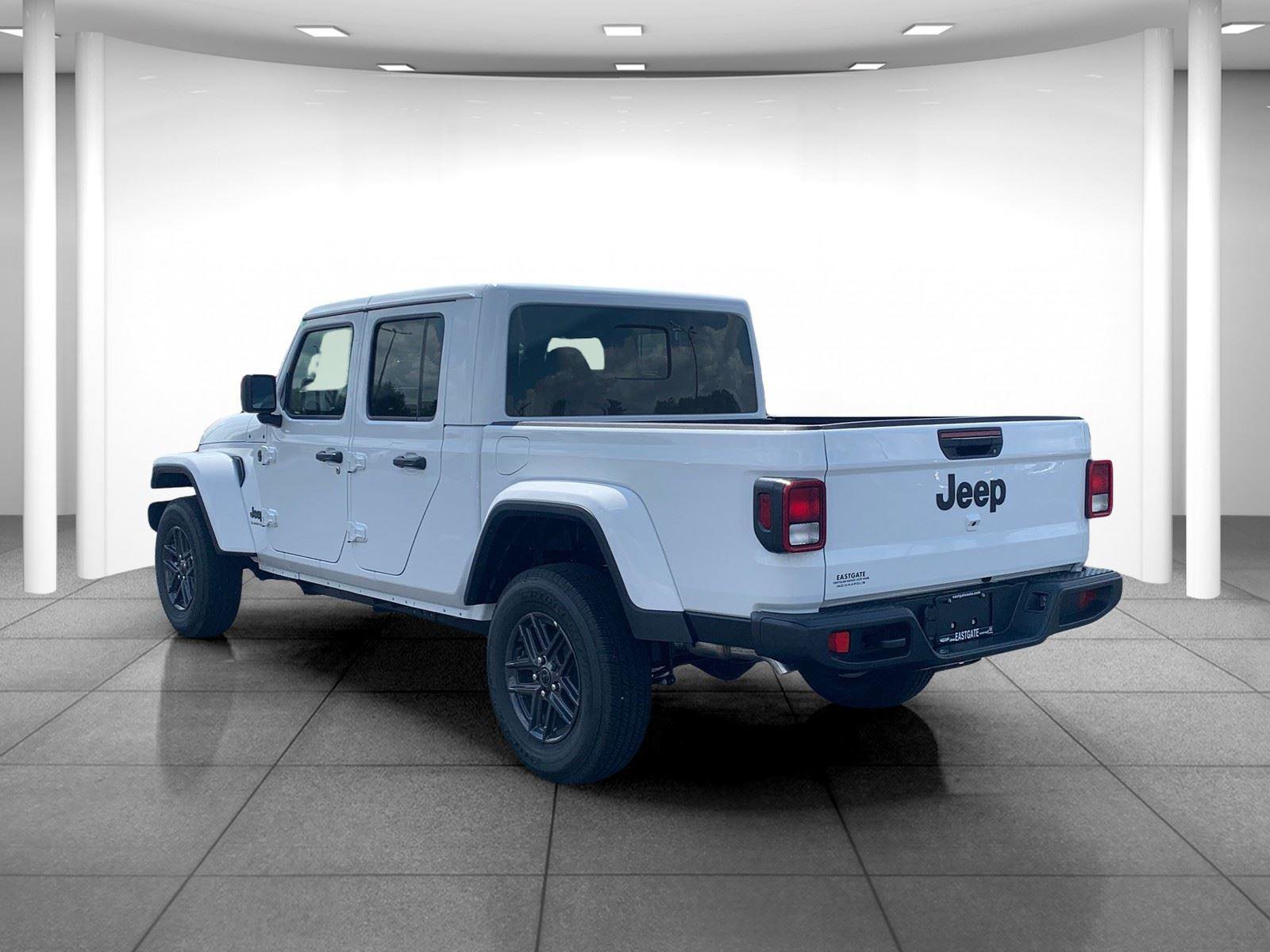 New 2025 Jeep Gladiator Sport image 5