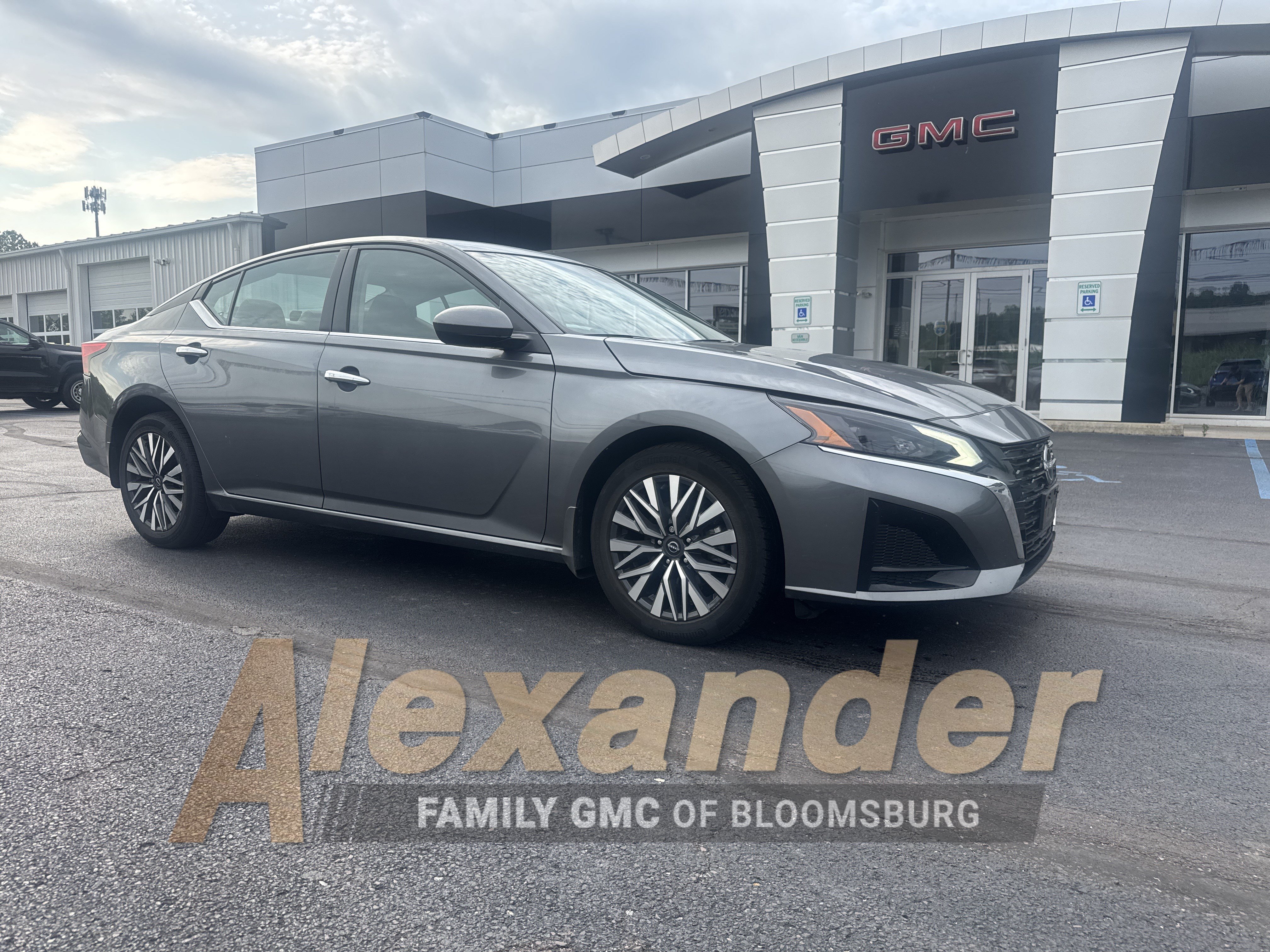 Used 2023 Nissan Altima 2.5 SV w/ SV Premium Package