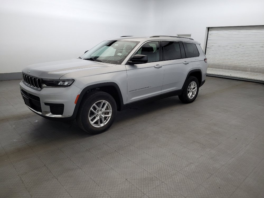 Used 2022 Jeep Grand Cherokee L Laredo w/ Luxury Tech Group I AWD/4WD image 2