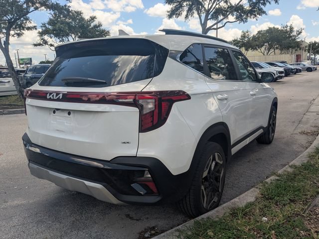 Certified 2025 Kia Seltos SX w/ SX Sunroof Package AWD/4WD image 2