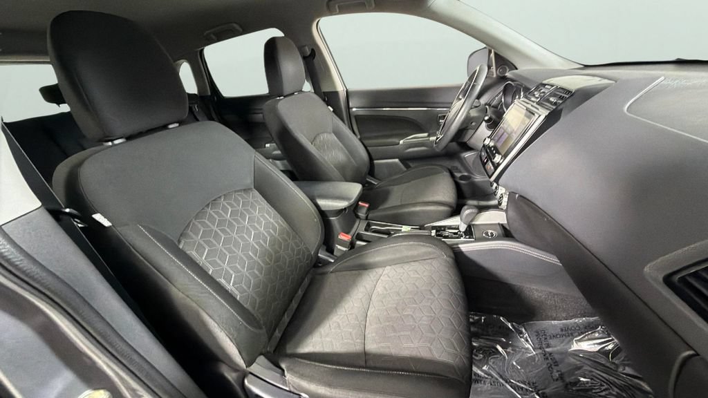 Used 2020 Mitsubishi Outlander Sport ES AWD/4WD image 32