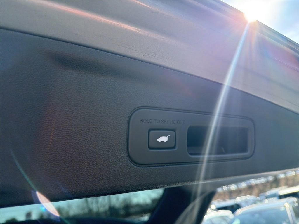 Used 2025 Acura MDX A-Spec image 19