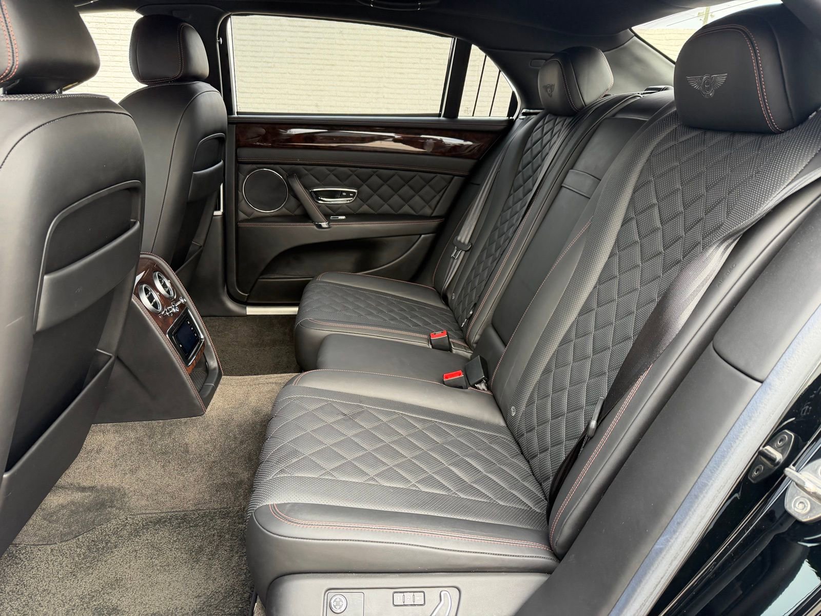 Used 2018 Bentley Flying Spur V8 image 22