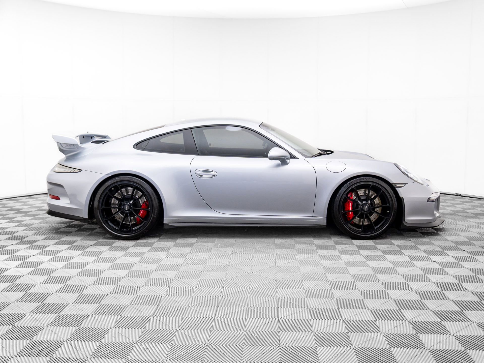 Used 2015 Porsche 911 GT3 image 8