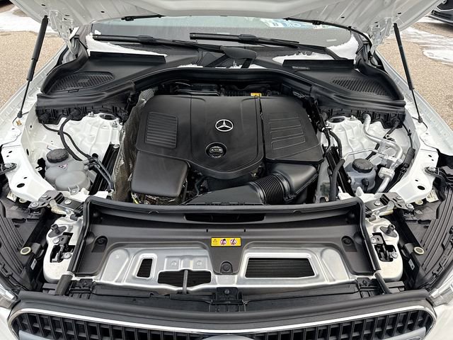 Used 2025 Mercedes-Benz GLC 300 4MATIC image 30