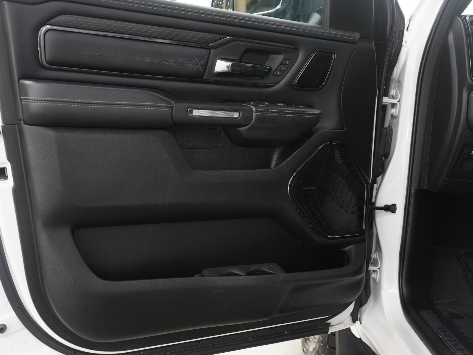 Used 2023 RAM 1500 Limited image 17
