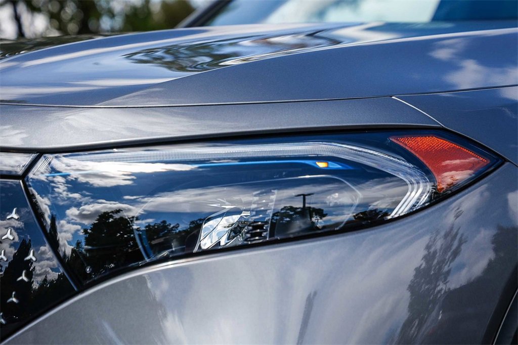 Used 2024 Mercedes-Benz EQB 300 4MATIC image 7