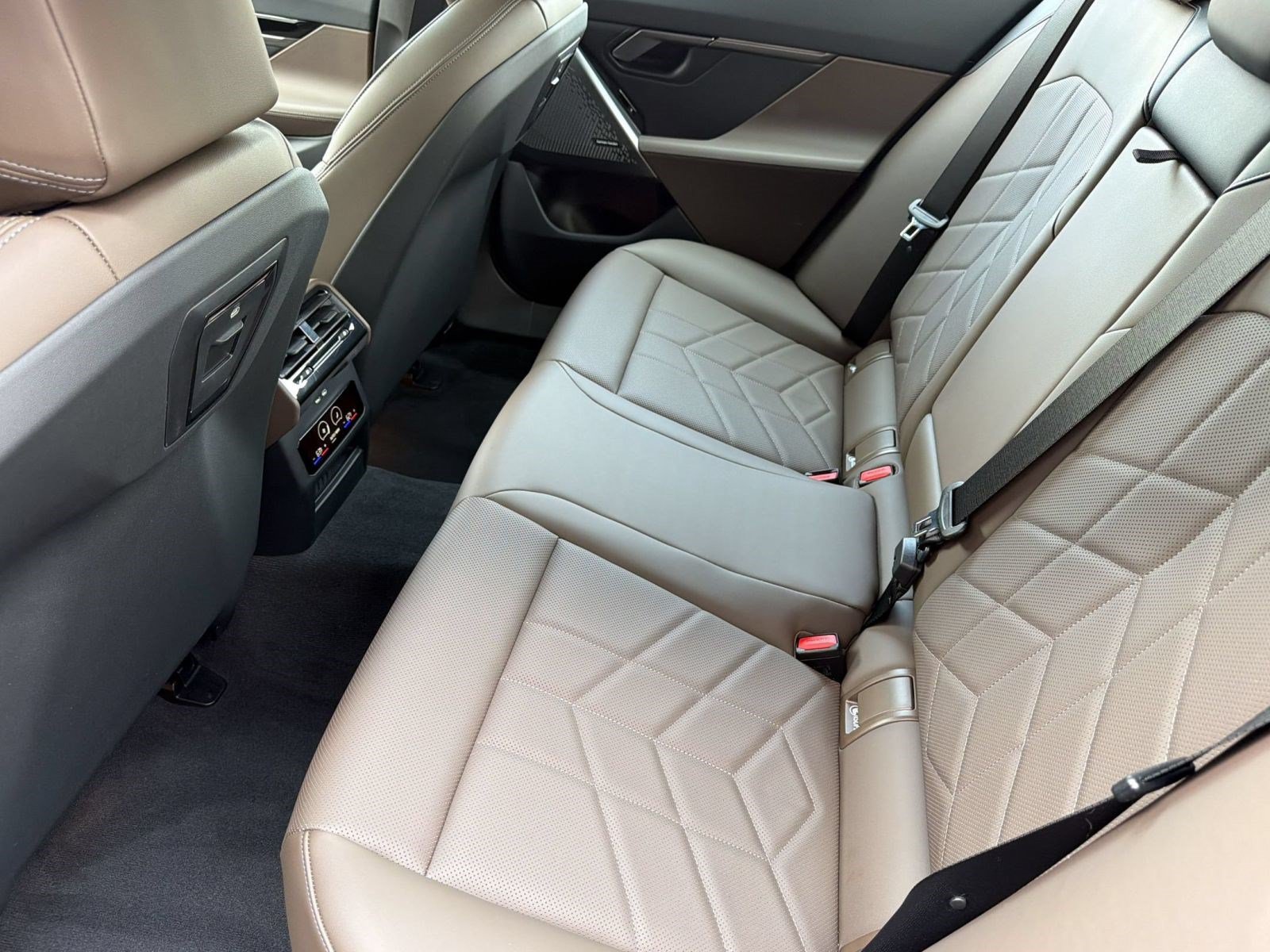 Used 2026 BMW 530i xDrive AWD/4WD image 22