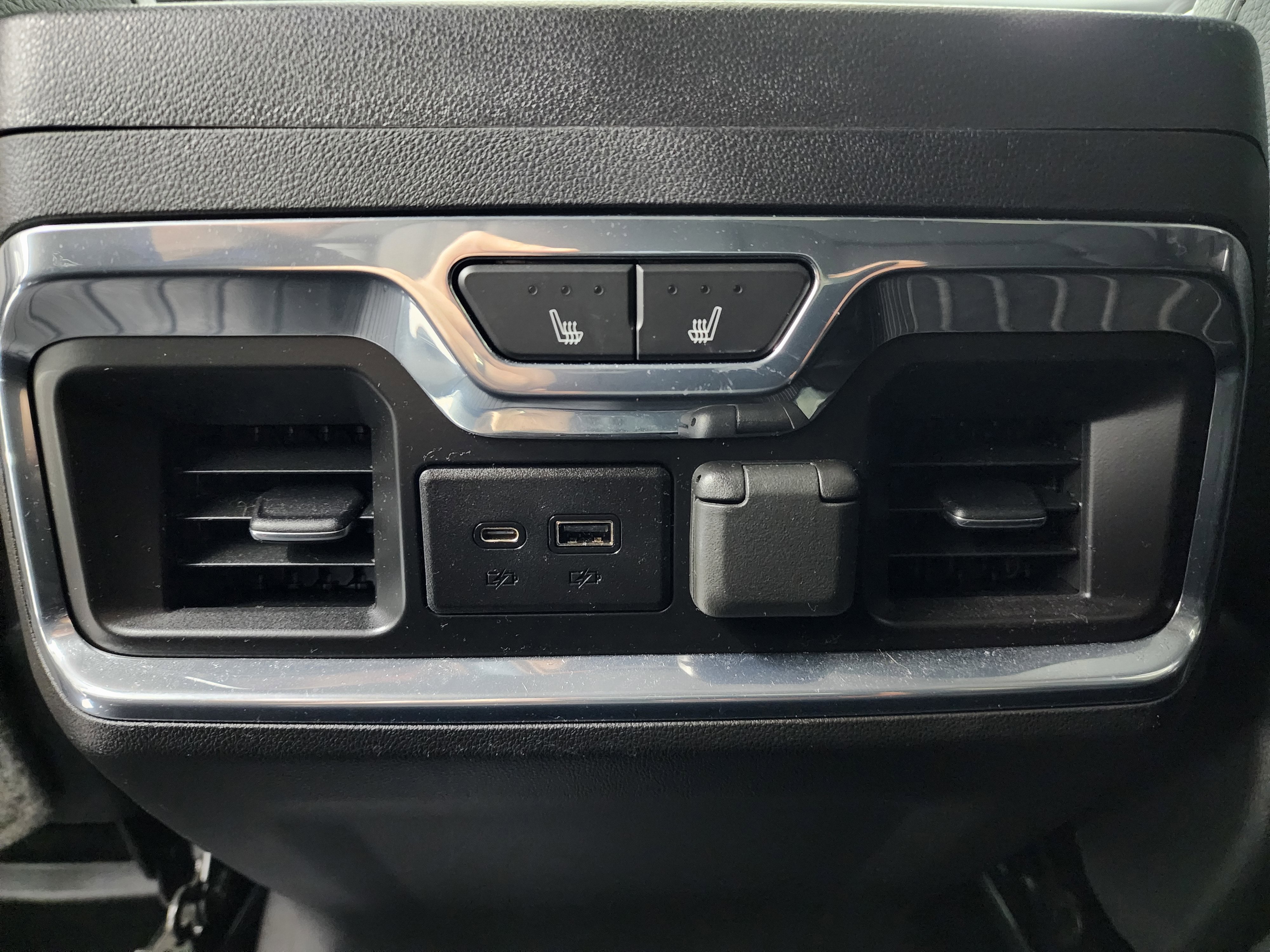 Used 2023 GMC Sierra 3500 Denali w/ Denali Ultimate Package image 42