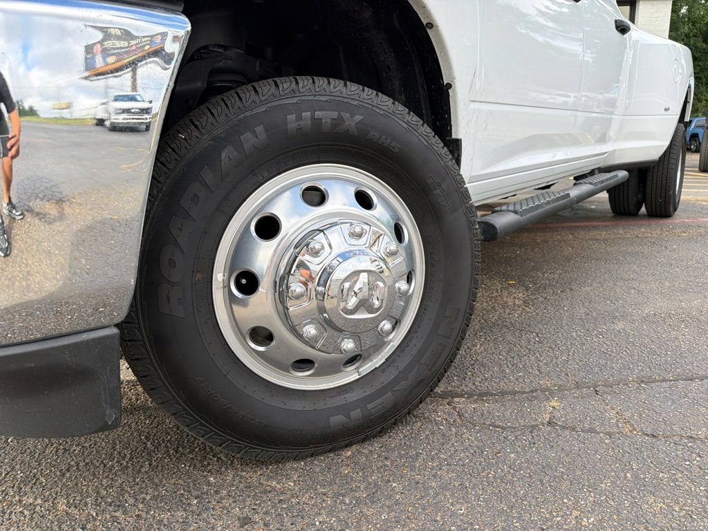 Used 2025 RAM 3500 Tradesman w/ Chrome Appearance Group AWD/4WD image 2