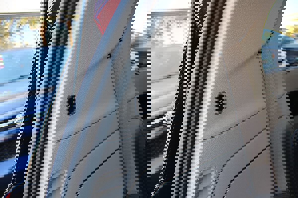 Used 2017 Chrysler Pacifica Platinum image 38