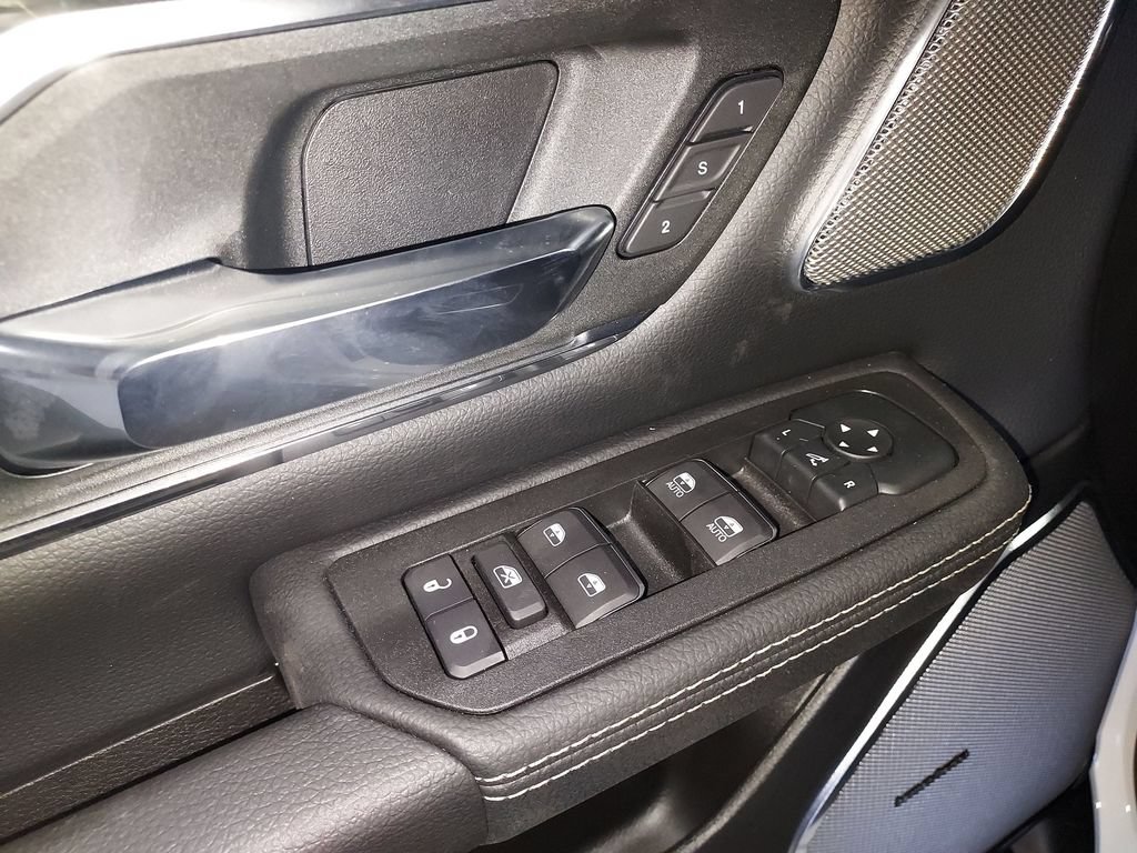 New 2026 RAM 1500 Laramie AWD/4WD image 19
