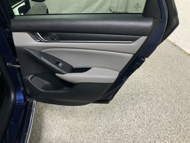 Used 2018 Honda Accord EX image 17