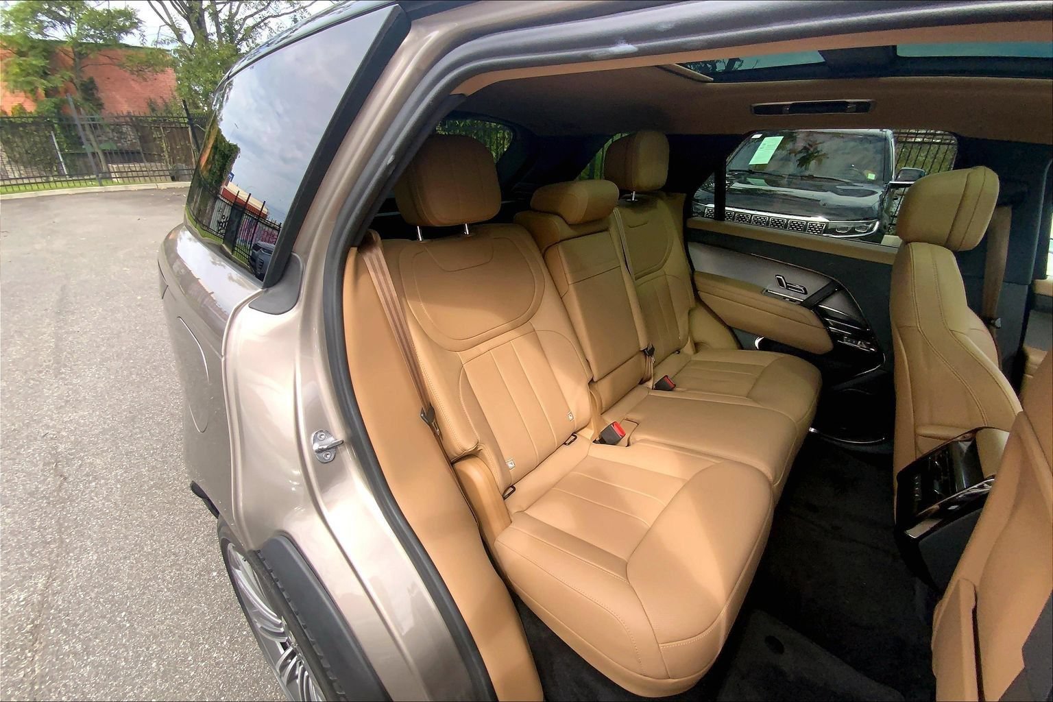 Certified 2023 Land Rover Range Rover Sport SE AWD/4WD image 19