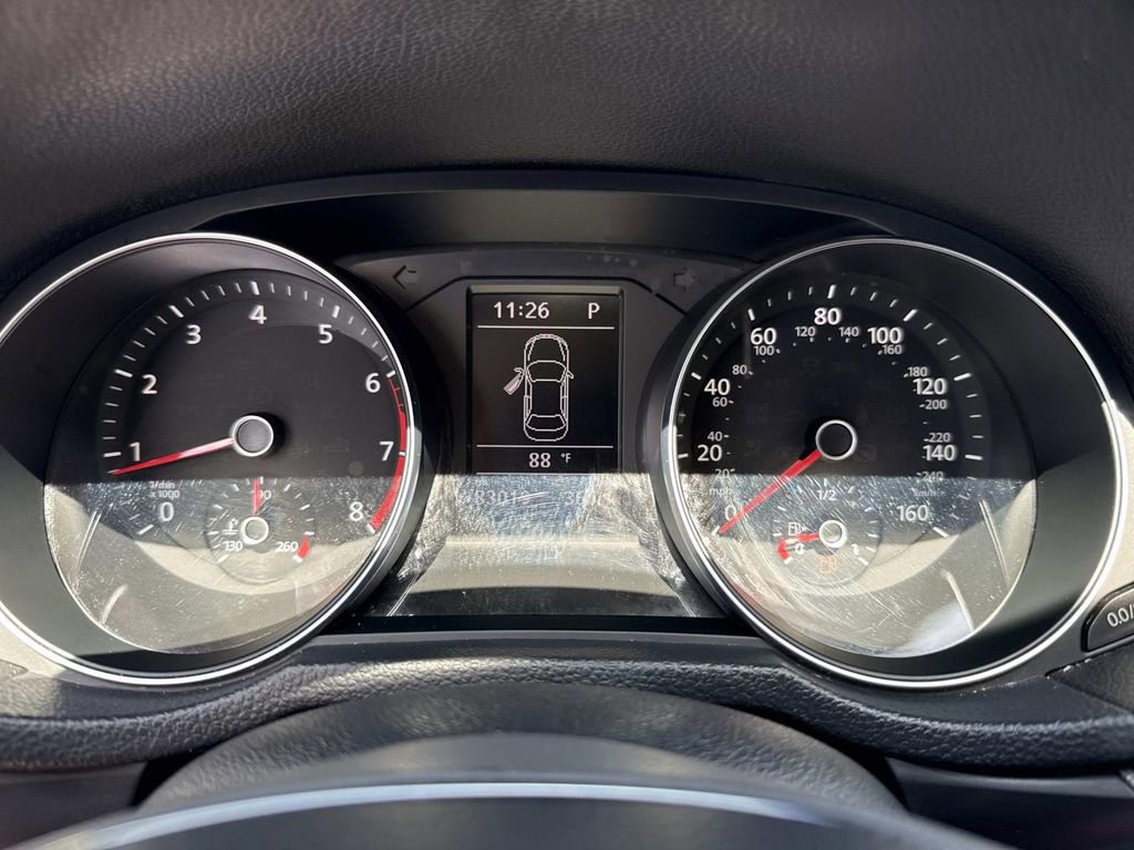 Used 2018 Volkswagen Passat 2.0T R-Line w/ R-Line Lighting Package FWD image 39