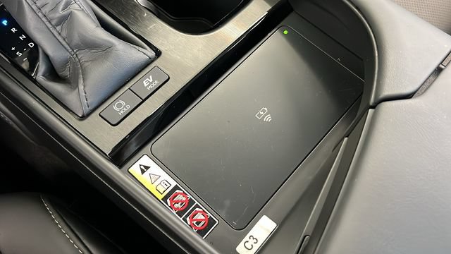 Used 2025 Lexus ES 300h w/ Premium Package FWD image 28