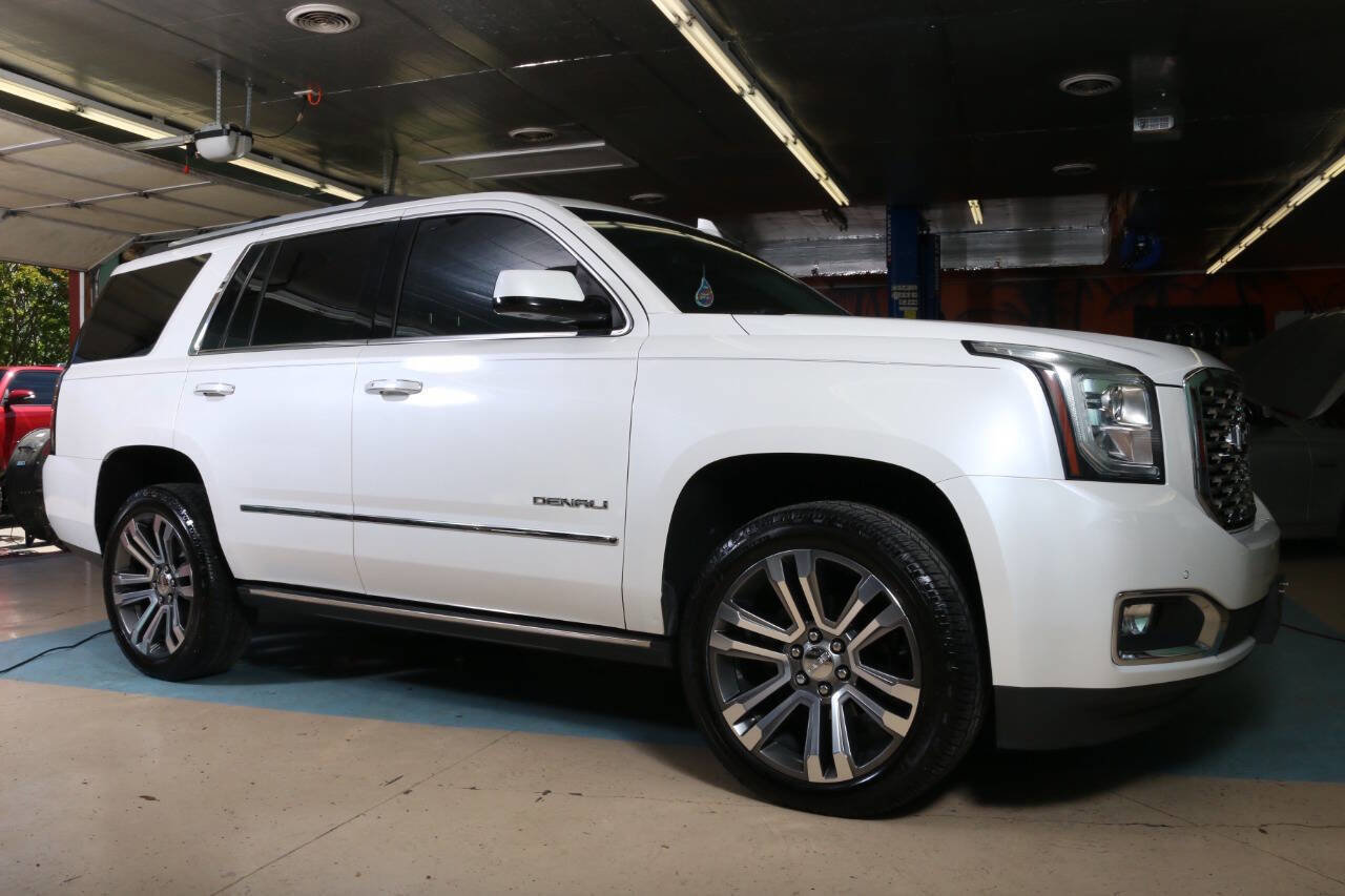 Used 2018 GMC Yukon Denali w/ Denali Ultimate Package AWD/4WD image 2