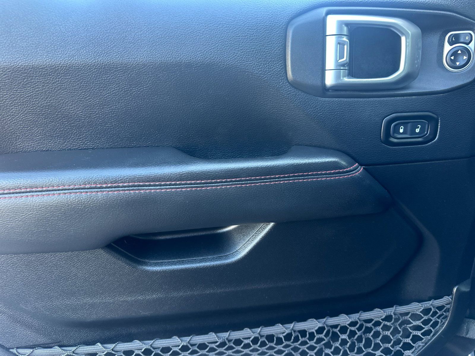 Used 2019 Jeep Wrangler Unlimited Rubicon w/ Dual Top Group image 10