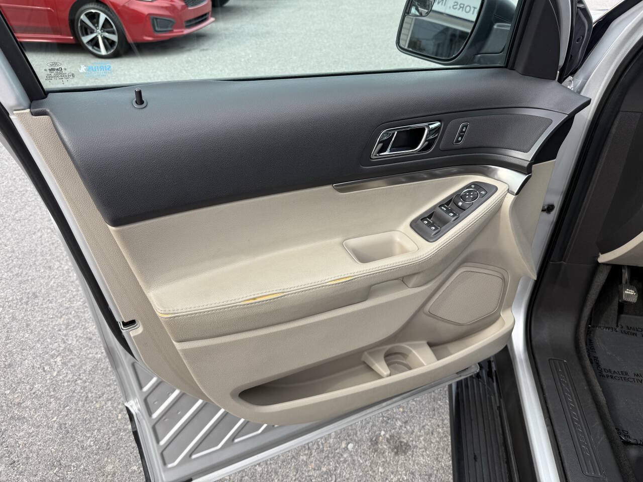 Used 2015 Ford Explorer 4WD image 11