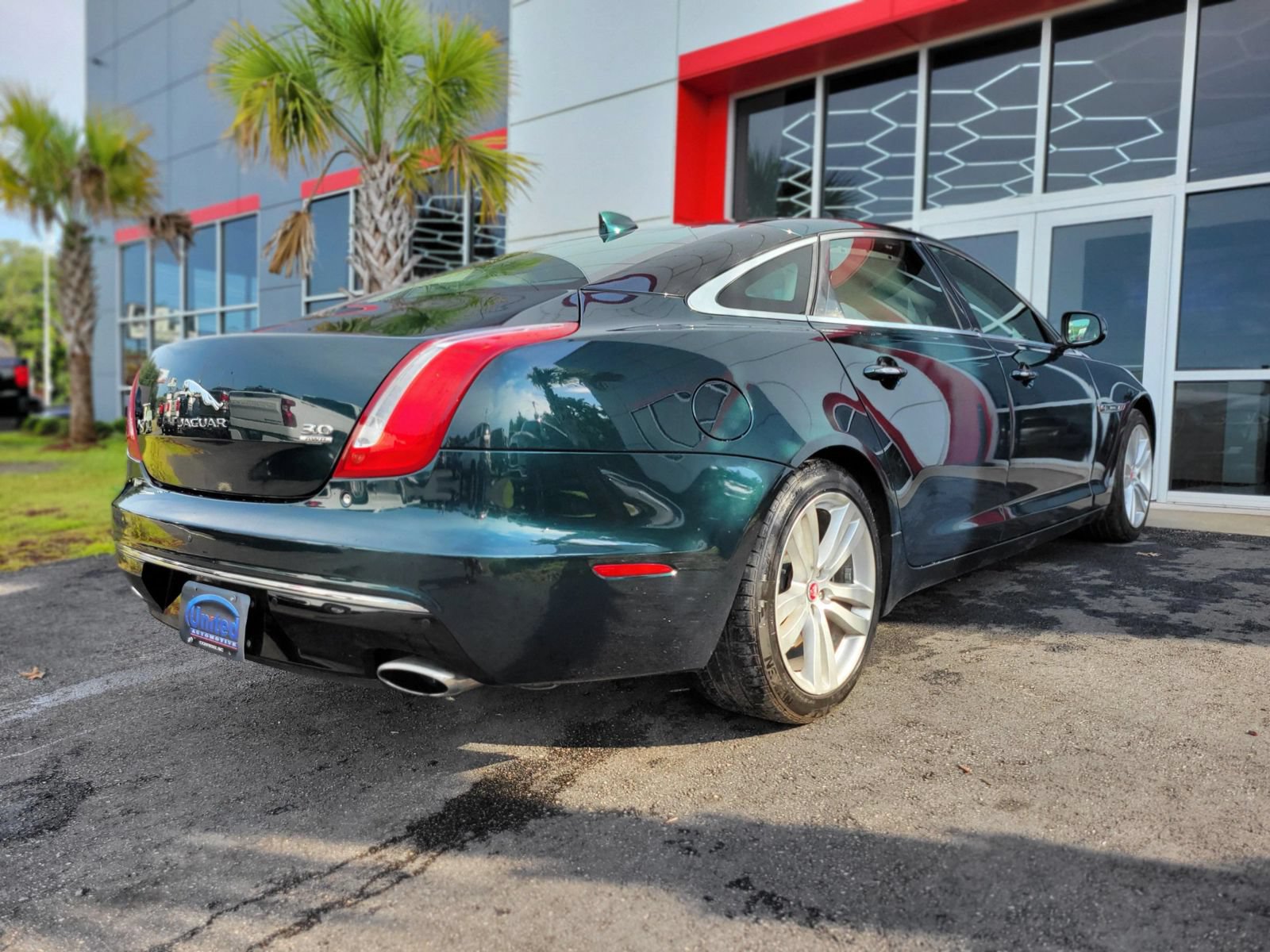 Used 2017 Jaguar XJ L Portfolio AWD/4WD image 4