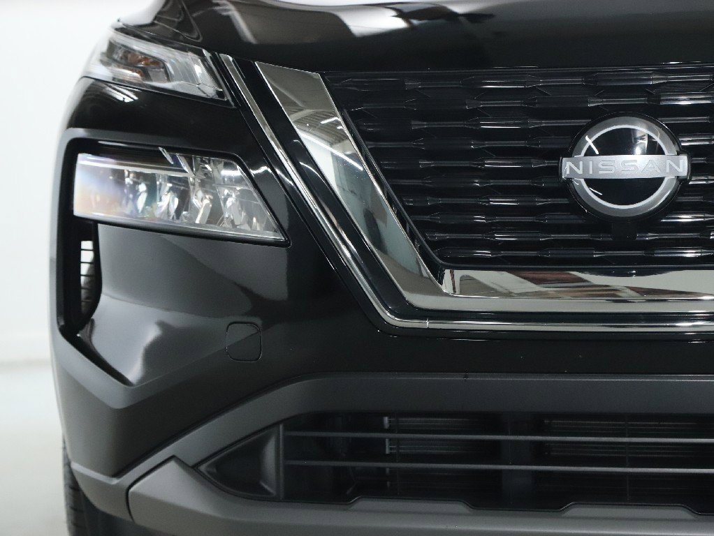 Certified 2023 Nissan Rogue SV image 7