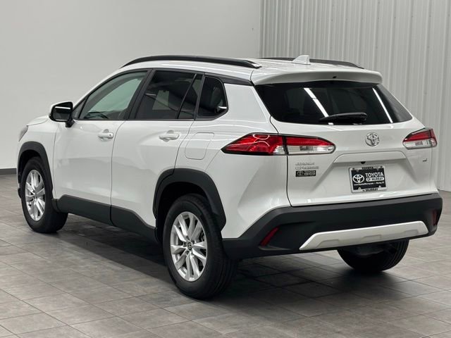 Used 2023 Toyota Corolla Cross LE image 4