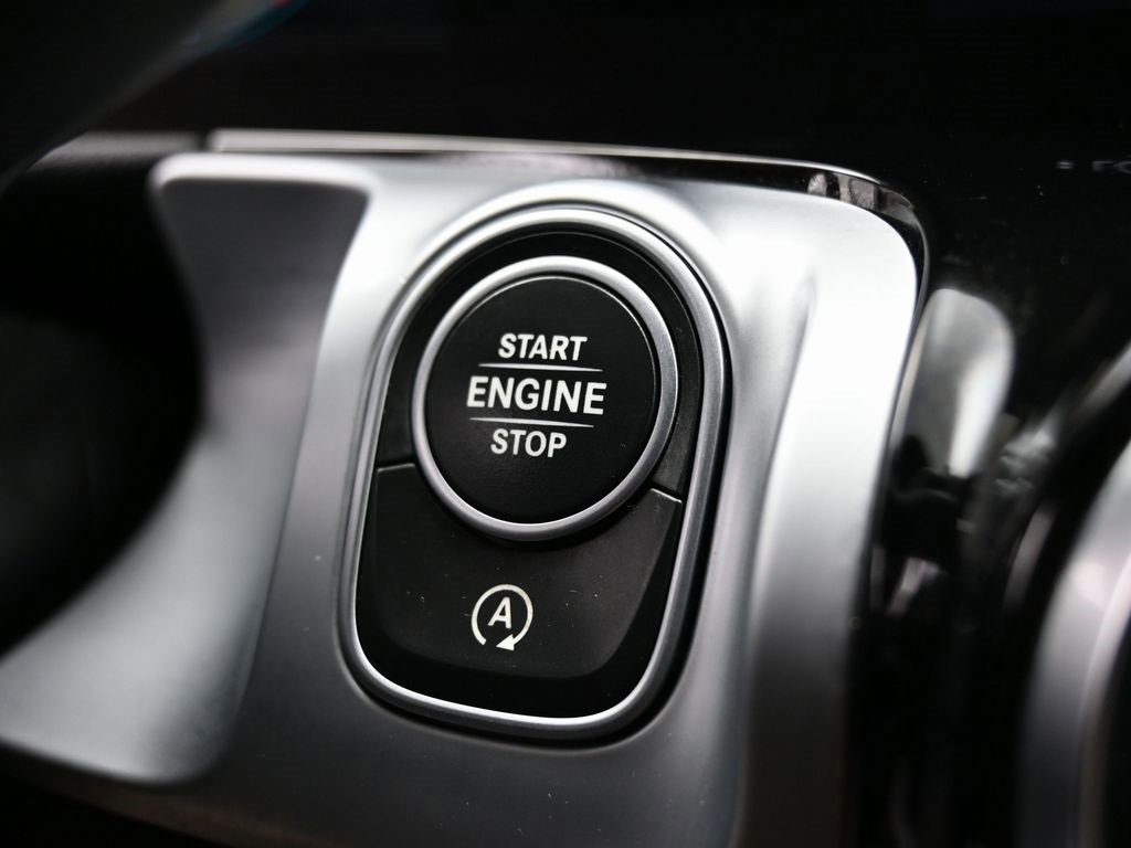 Used 2022 Mercedes-Benz GLB 250 w/ Premium Package Lite image 22