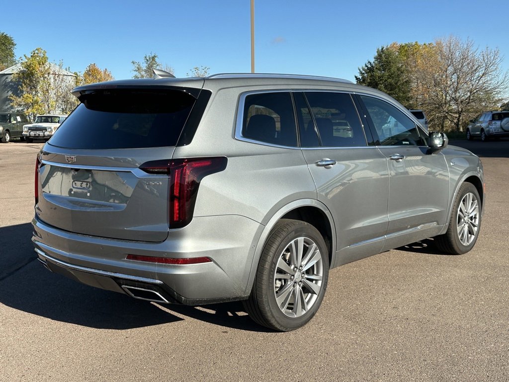 Used 2024 Cadillac XT6 Premium Luxury image 6