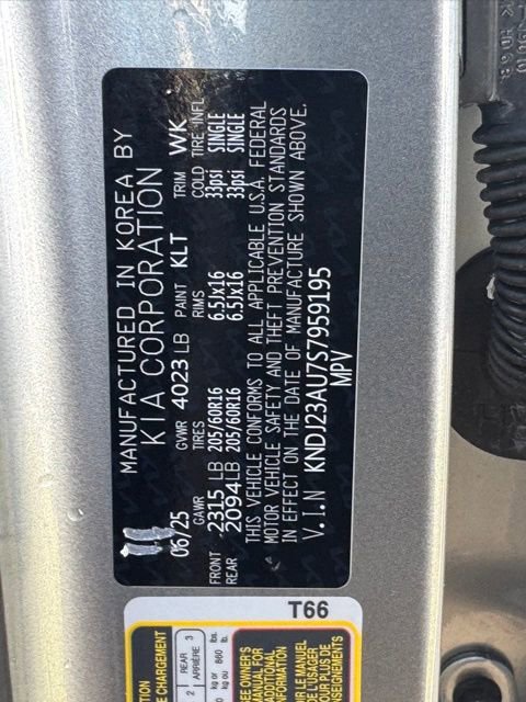 Certified 2025 Kia Soul LX image 17