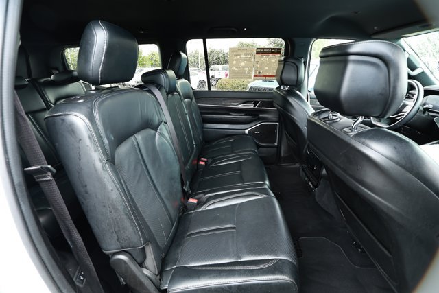 Used 2022 Jeep Wagoneer Series III AWD/4WD image 31