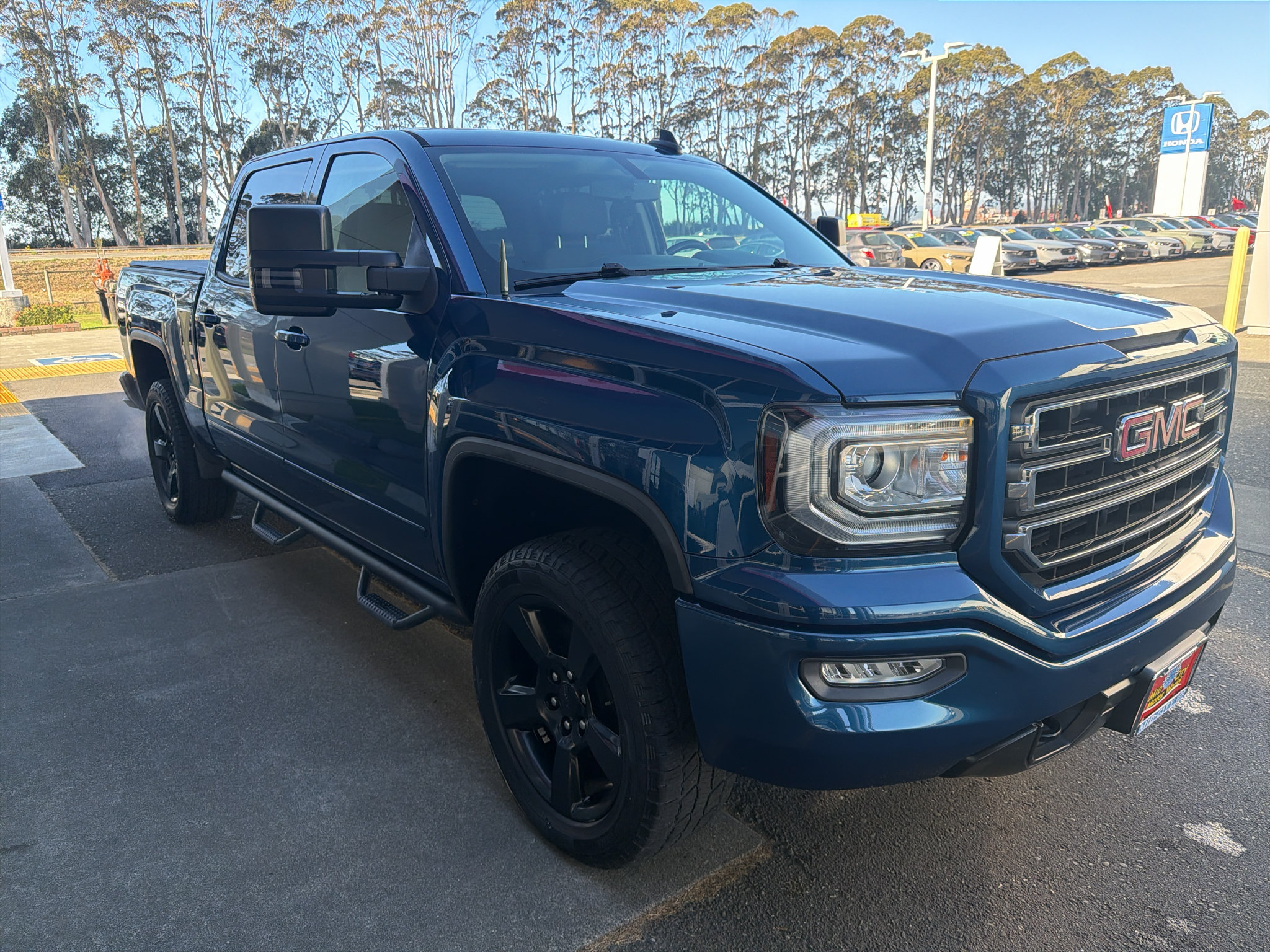 Used 2017 GMC Sierra 1500 SLE w/ SLE Value Package AWD/4WD image 18