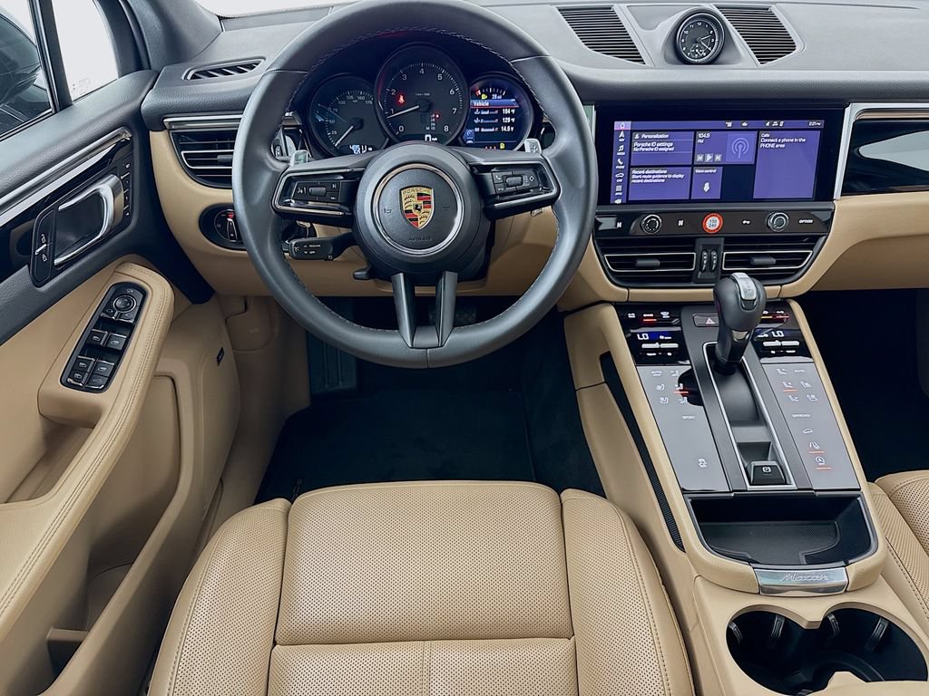 Certified 2022 Porsche Macan AWD/4WD image 25