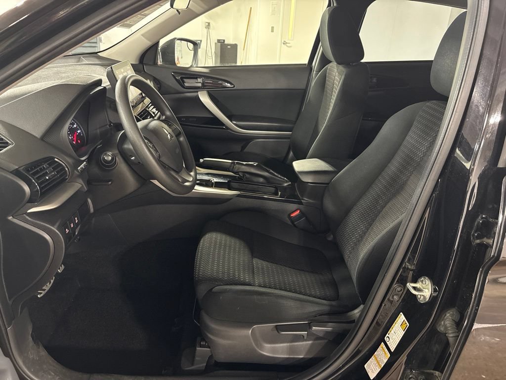Used 2022 Mitsubishi Eclipse Cross LE AWD/4WD image 24