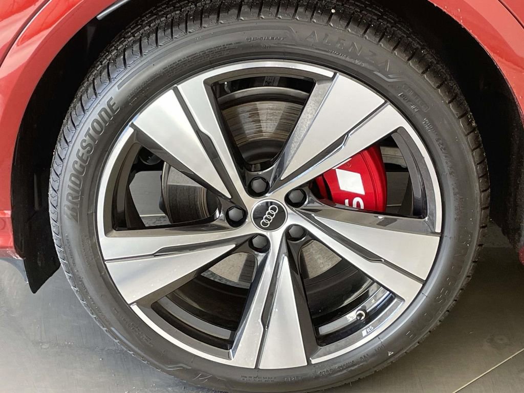 New 2025 Audi SQ5 Prestige image 11