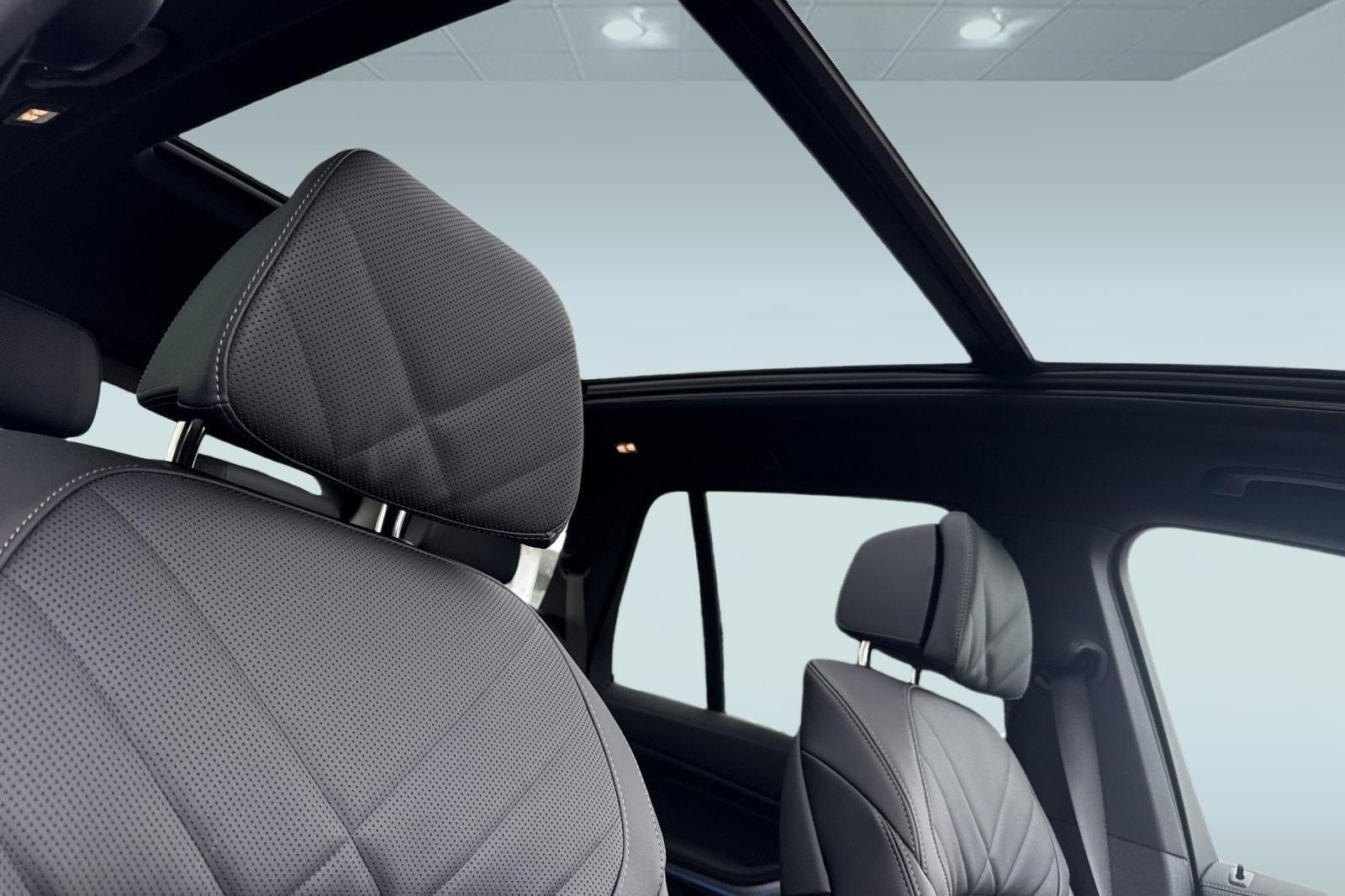 New 2026 BMW X5 xDrive50e AWD/4WD image 14