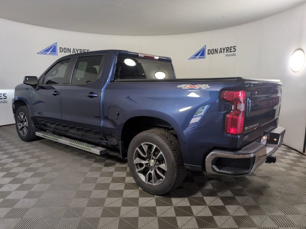 Used 2022 Chevrolet Silverado 1500 LT AWD/4WD image 3