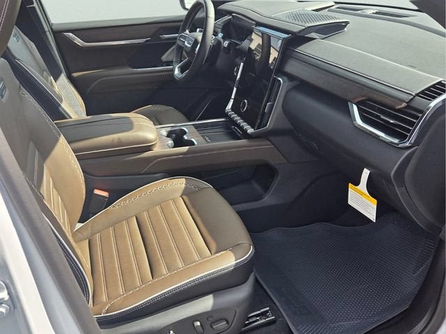 New 2026 GMC Acadia Denali Ultimate w/ LPO, Floor Liner Package FWD image 16