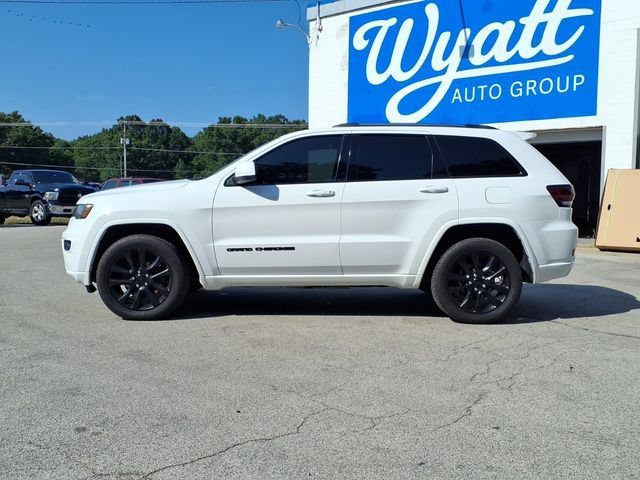 Used 2021 Jeep Grand Cherokee Altitude AWD/4WD image 4