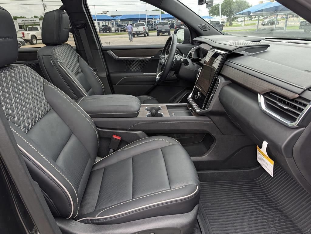 New 2026 GMC Acadia Denali w/ Super Cruise Package FWD image 44