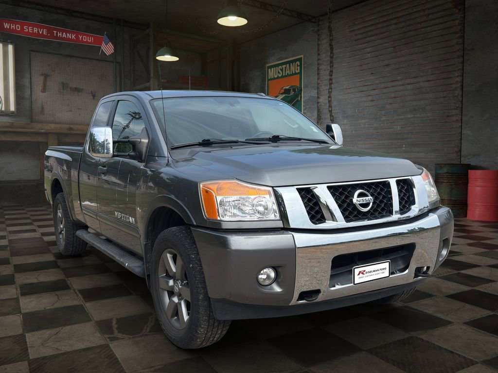 Used 2015 Nissan Titan SV w/ SV Value Truck Package AWD/4WD image 2