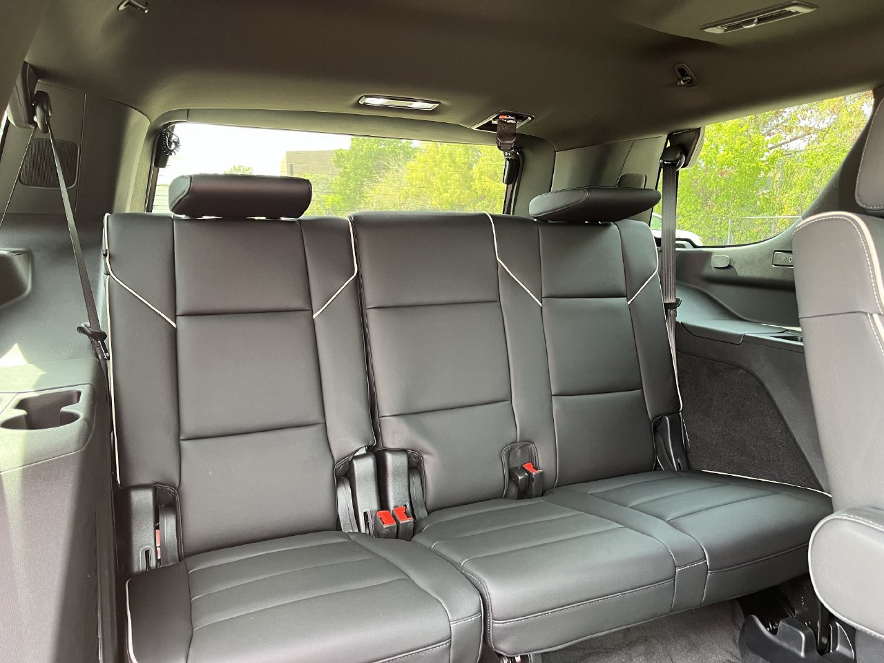 Used 2025 Cadillac Escalade Sport w/ LPO, Floor Liner Package AWD/4WD image 28