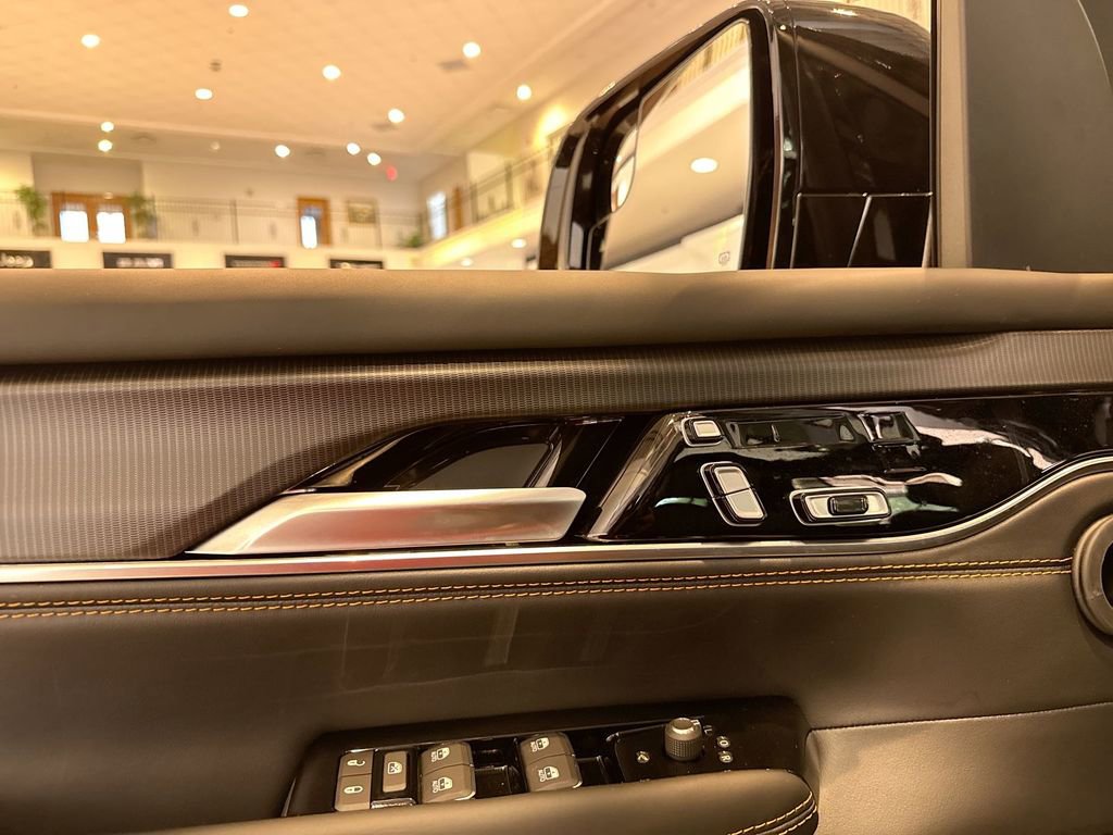New 2026 Jeep Grand Wagoneer L Summit AWD/4WD image 15