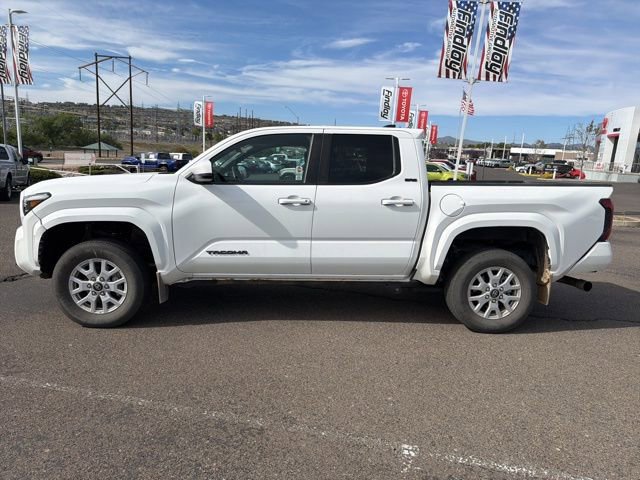 Used 2024 Toyota Tacoma SR5 AWD/4WD image 4