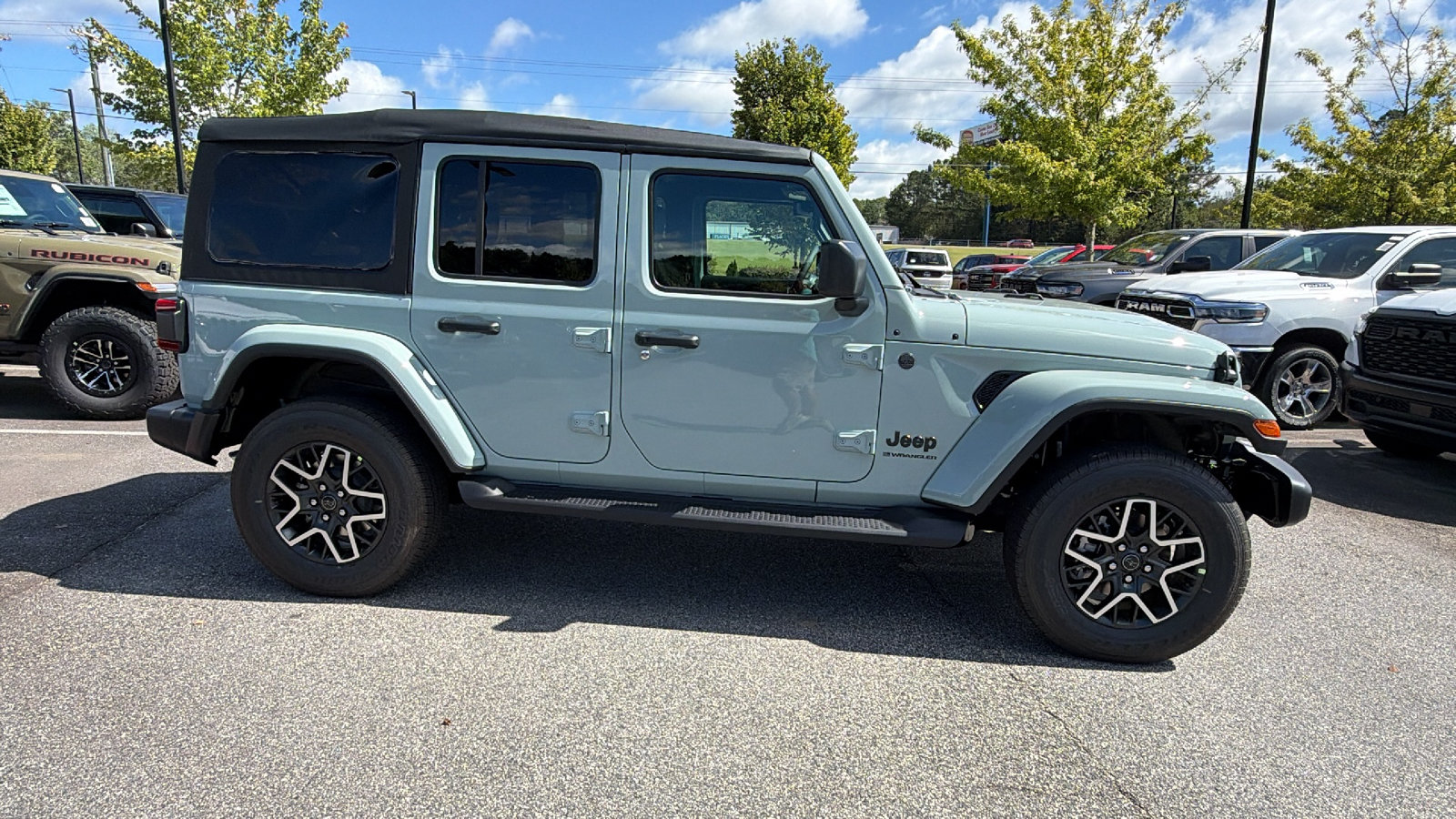 New 2027 Jeep Wrangler Unlimited Sahara AWD/4WD image 7