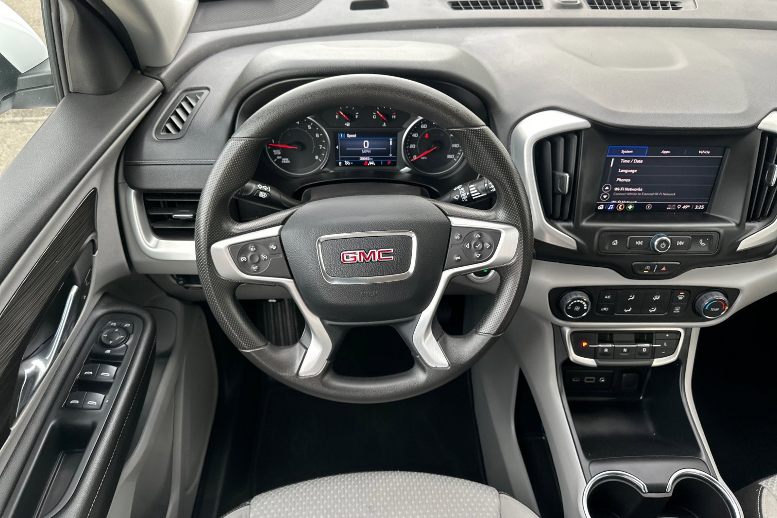 Used 2024 GMC Terrain SLE image 15