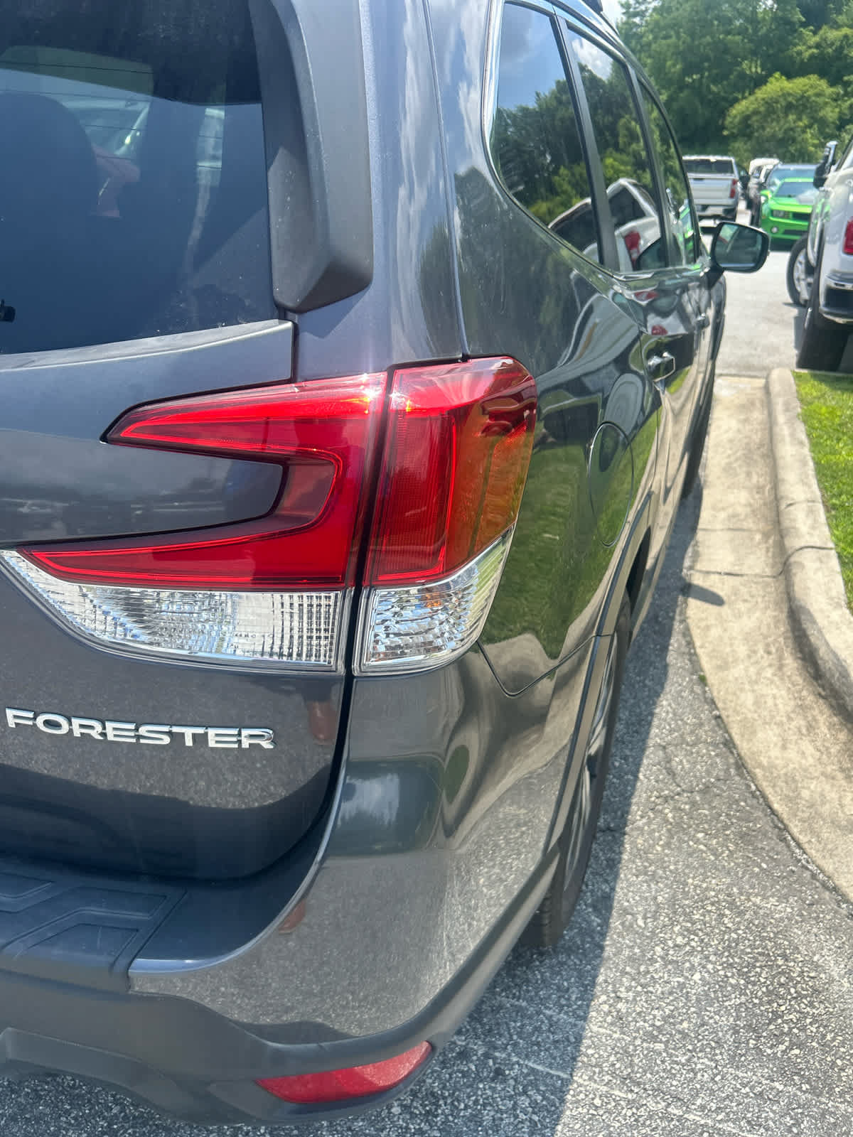 Used 2020 Subaru Forester Limited w/ Popular Package #3 AWD/4WD image 4