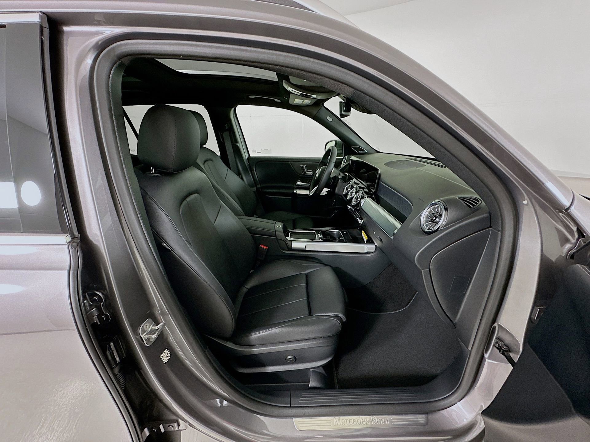 New 2026 Mercedes-Benz GLB 250 image 30