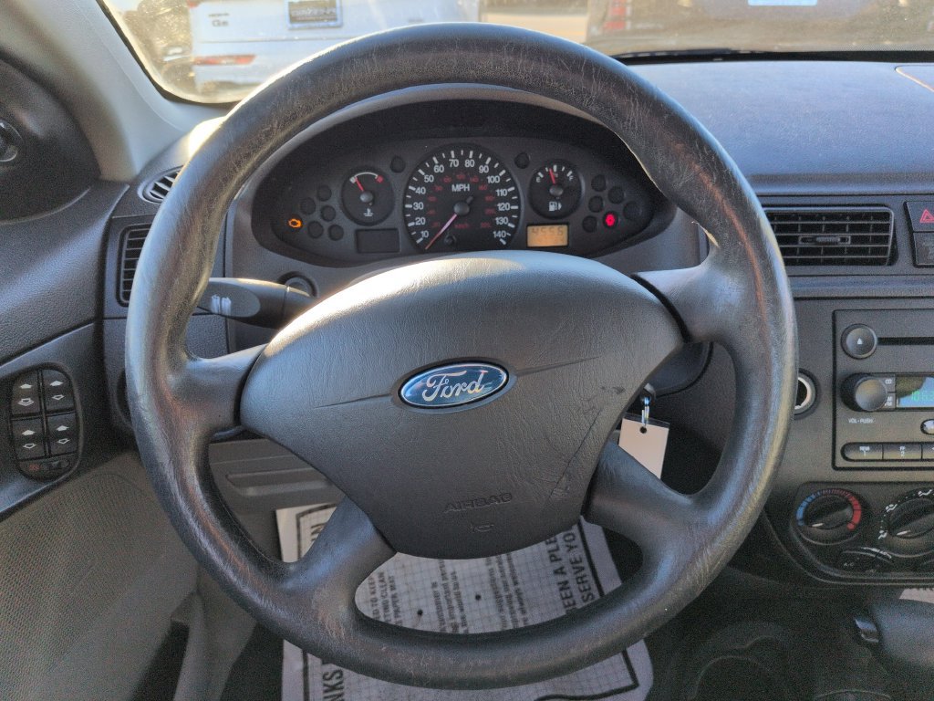 Used 2007 Ford Focus ZX4 Sedan FWD image 14